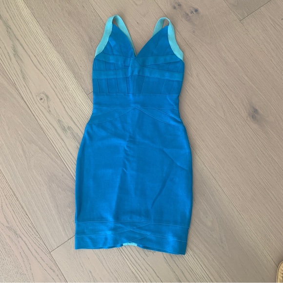 Stunning bodycon dress! Very stretchy - Picture 7 of 7